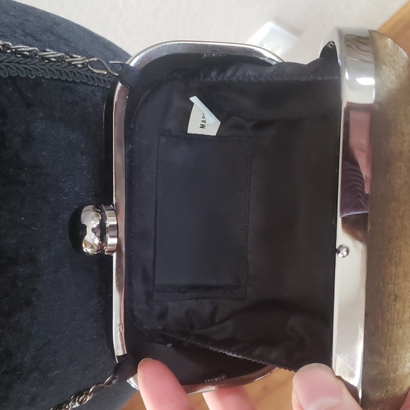 Vintage Silk clutch purse with chain - Picture 5 of 9